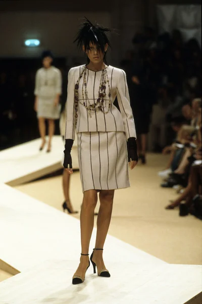Look 24